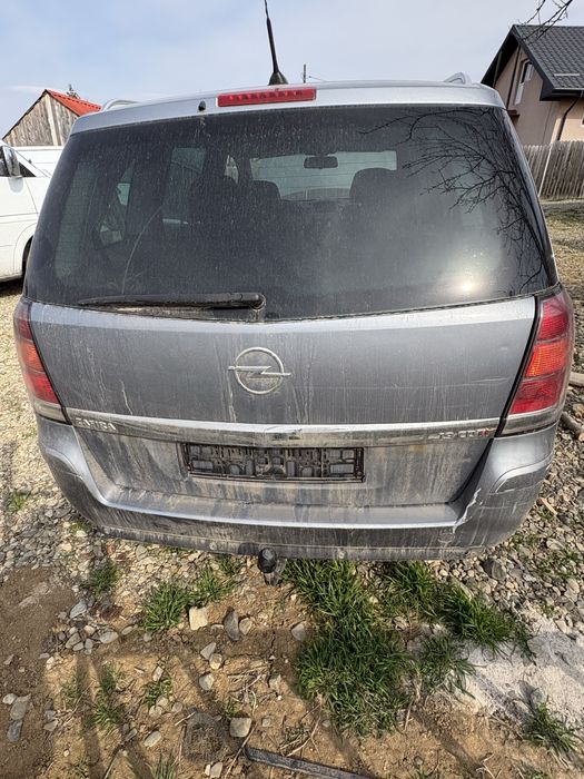 Dezmembrez Opel Zafira 1.9 Diesel cutie manuala 6+1 (2006)
