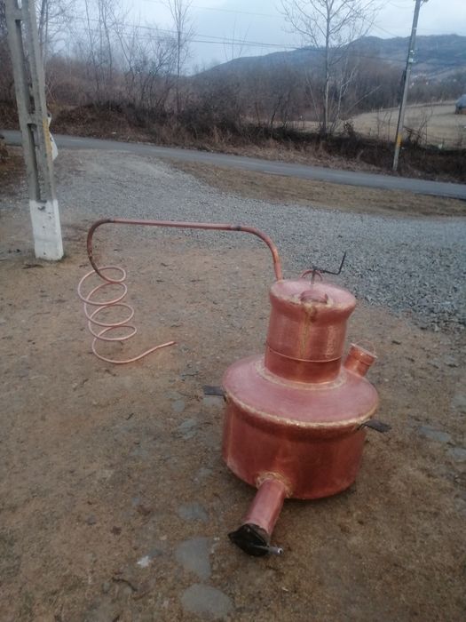 Vand cazan de tuica din cupru alimentar are 125 de litri cu fundu de 3