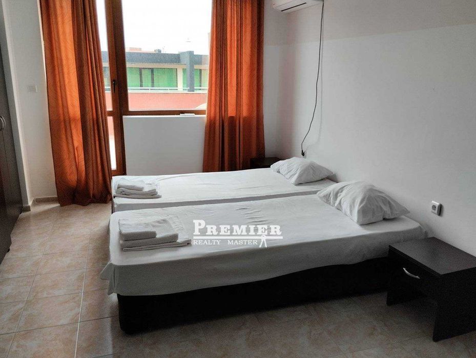 Просторен двустаен апартамент с ниска такса поддръжка в Поморие