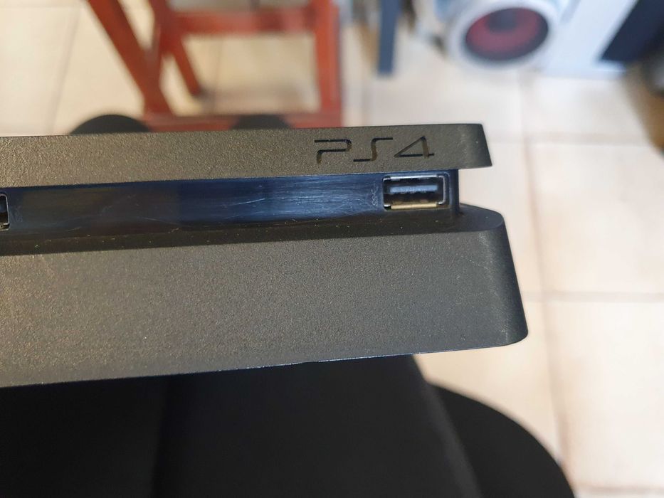 PS4 Play Station 4 Slim 500GB с джойстик и кабели.