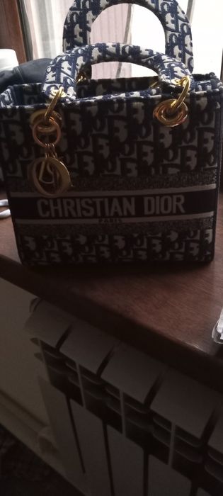 Сумка сатылат новыи