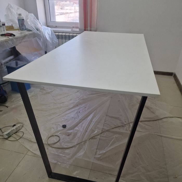 Продам стол  в отличном состоянии