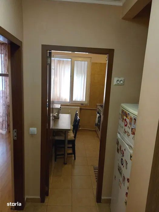 Apartament de inchiriat 2 camere,renovat/ aproape de metrou