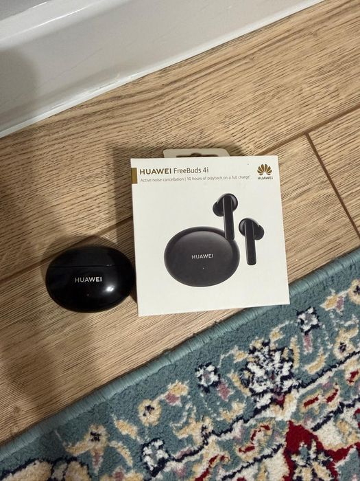 Наушник Huawei..