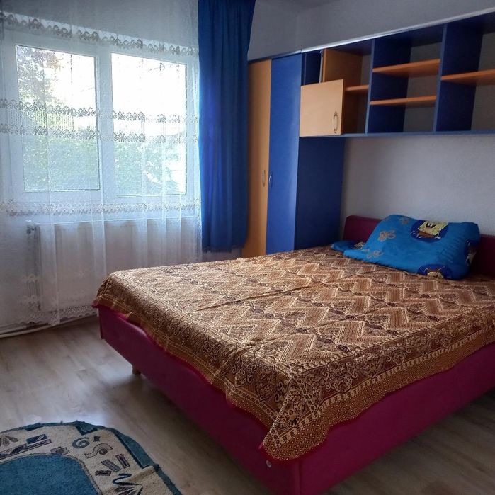 Roman Inchiriez apartament 2 camere,