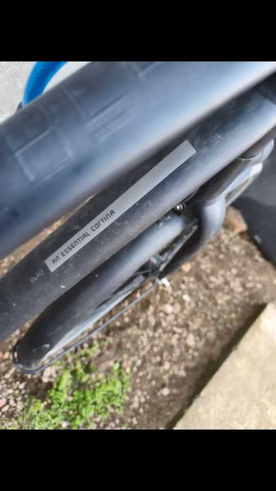 DE VÂNZARE pt.cunoscători