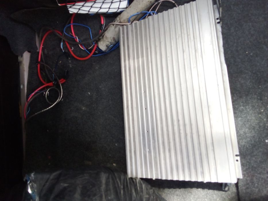 Усилитель для авто