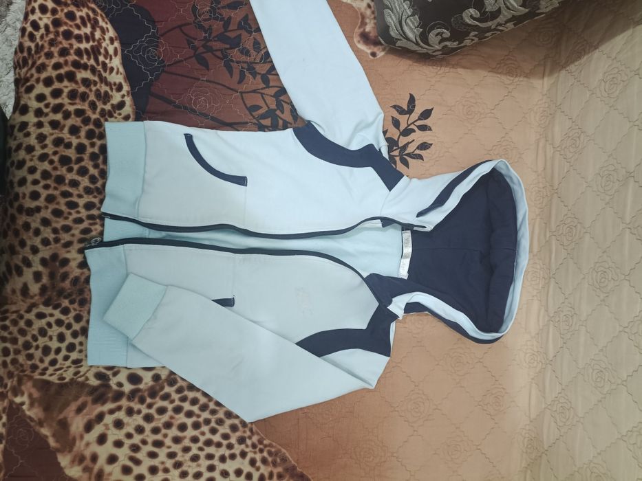 Продам детскую одежду на девочку недорого