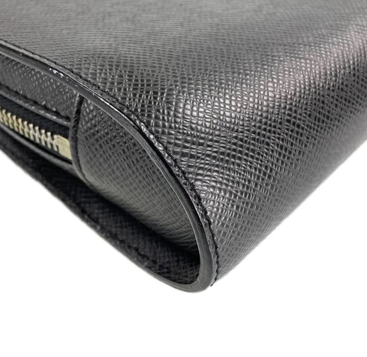 клатч Louis Vuitton Taiga Baikal Leather