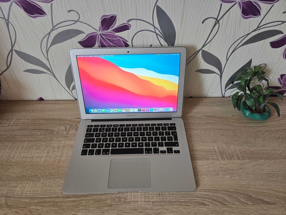 MacBook Air 13-inch  A 1466