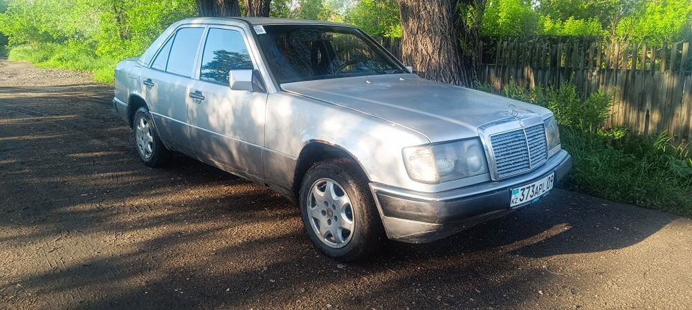 Мерседес Бенс Е200