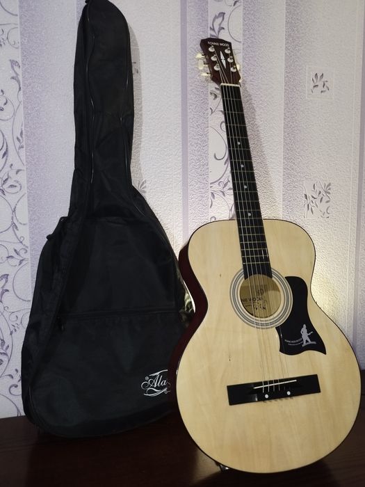 Акустическая гитара