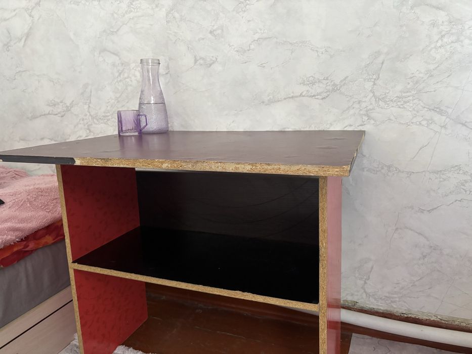 Стол/тумба компактная, недорого