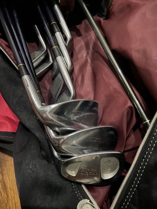 Гольф клюшка сотилади