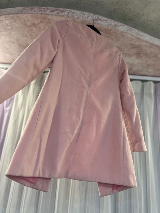 Две пролетни палта