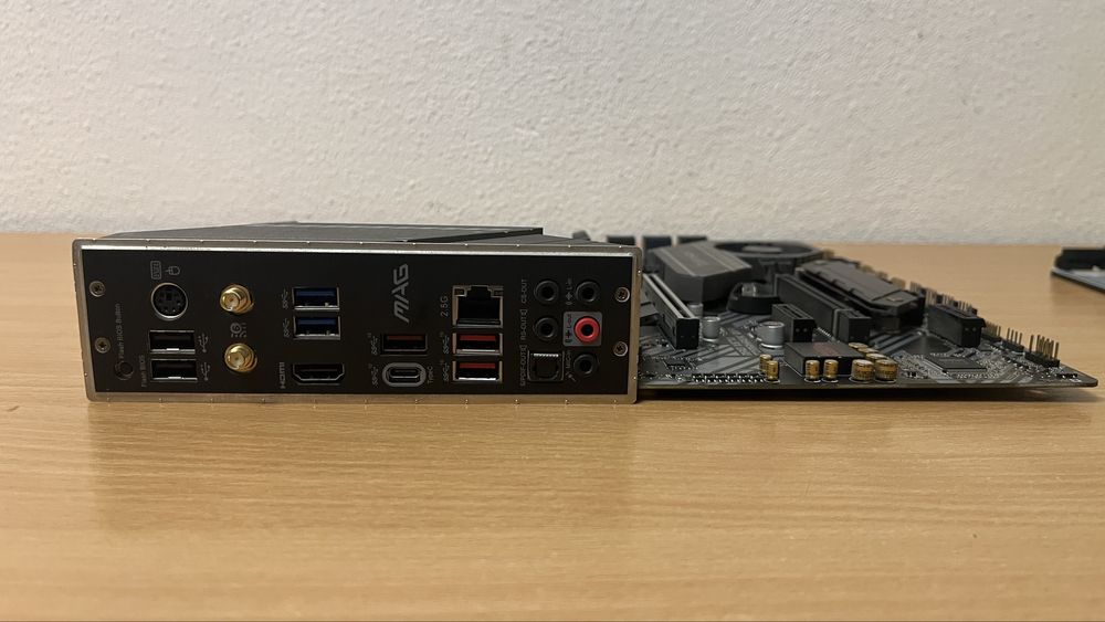 Placă de bază MSI X570 Tomahawk