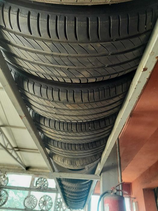 Anvelope 235 55 18 vara