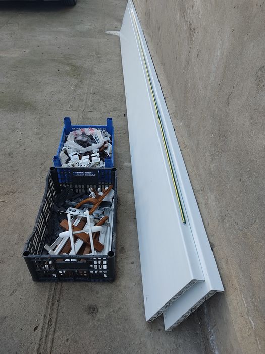 Подоконик пластик