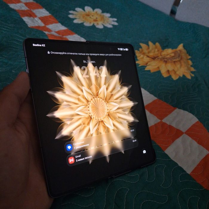 HONOR Magic v 2,