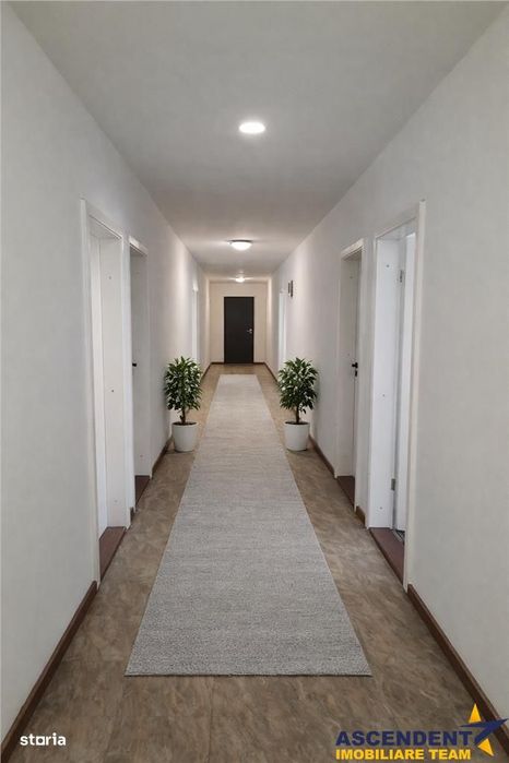 Hala industriala versatila,spatii cazare, platforma betonata,2.300 mp,