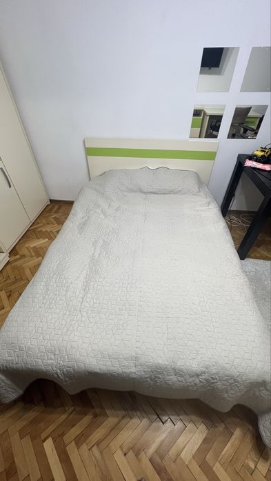 Mobilier complet cameră tineret/dormitor cu saltea inclusă – stare bună