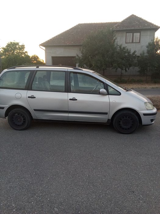 Vând Două bucăți Ford Galaxy