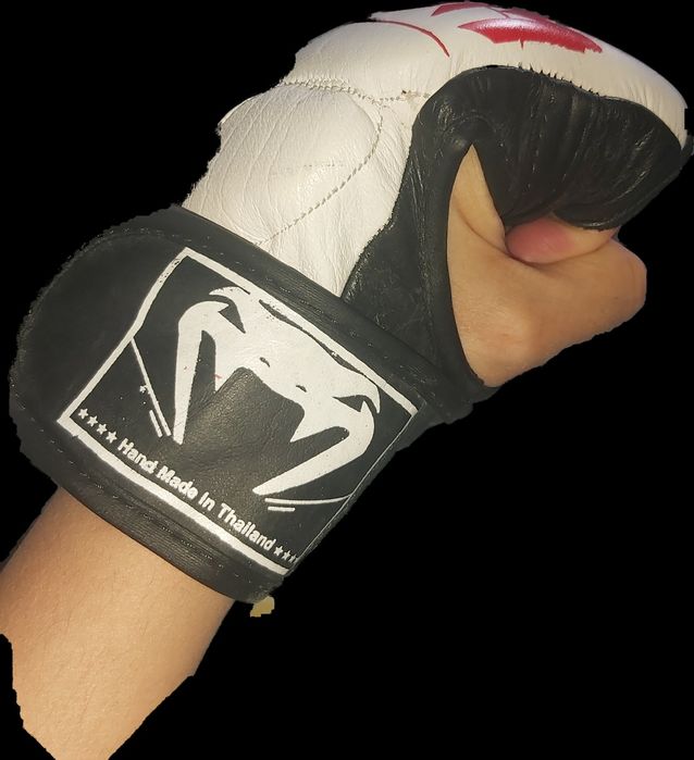 Продам перчатки ММА,в отличном состоянии