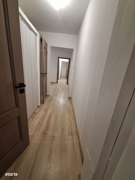 Apartament cu 4 camere, balcon, în Circumvalatiunii ... 99.900 euro