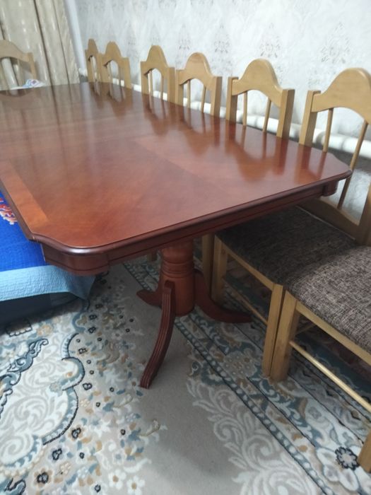 Стол дубовый в отличном состоянии