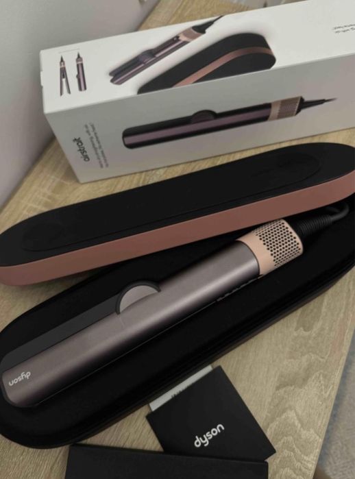 продам новый Dyson Airstrait