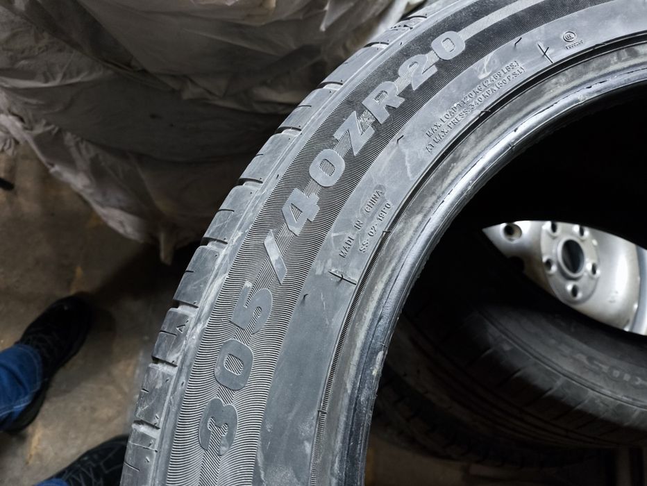 Пара шин 305/40 R20
