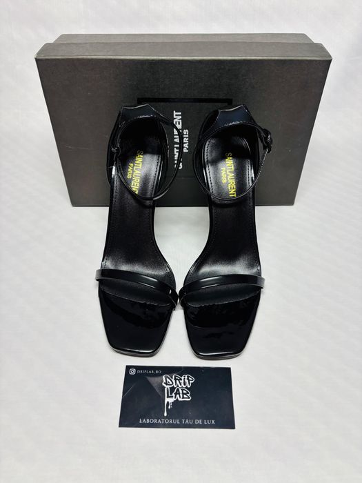 Tocuri YvesSaintLaurent