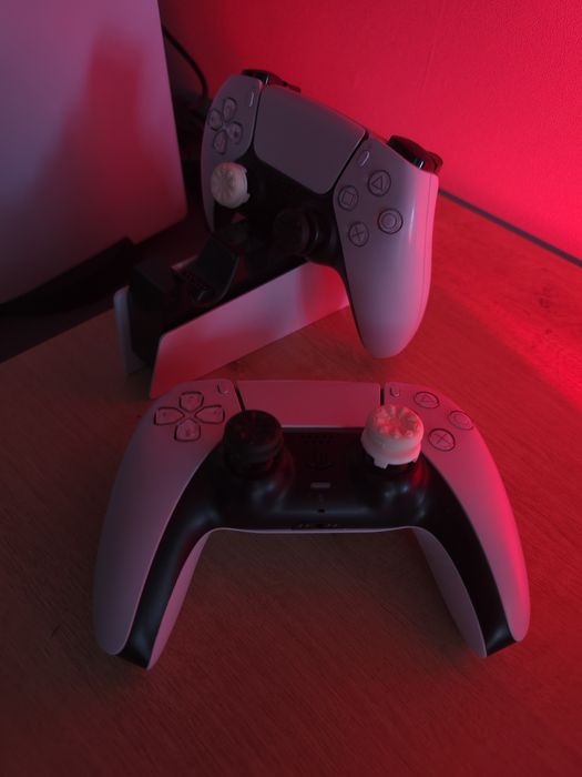 Продам PlayStation 5 с дисководом (PS5)