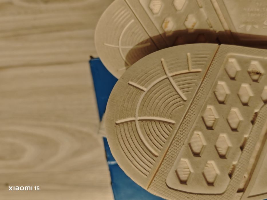 Adidas NMD r1 бял технология BOOST.Размер 40.2/3 по скоро 41