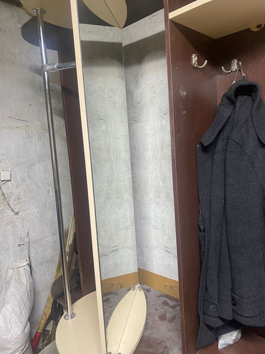 шкаф вешалка с зерколом