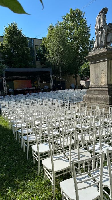 Inchiriere mese si scaune pentru evenimente