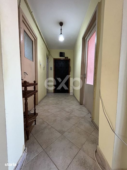 COMISION 0% Apartament 3 camere dec 2 bai etajul 3 central Gaesti