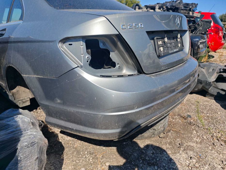 Задна AMG броня Mercedes W204 C class отвори за парктроник цвят 972