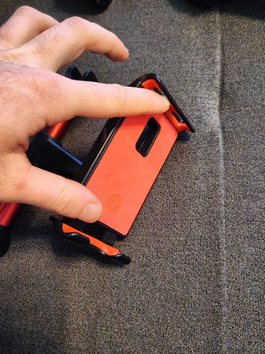 Suport telefon/tableta pentru tetiera