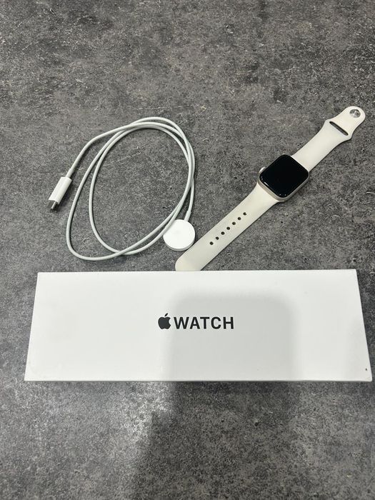 Продам Apple Watch SE 2 40мм
