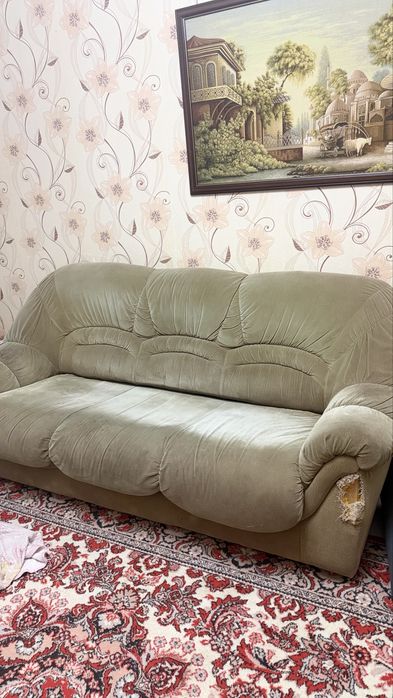 Отдам даром диван и кресло
