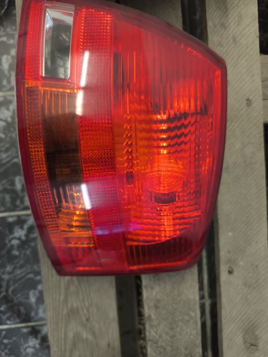 Задни външни/вэтрешни стопове за Ауди А4 Б7 (комби/седан)