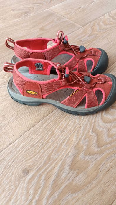 Сандали KEEN – размер 38,5 спортни обувки, за планината