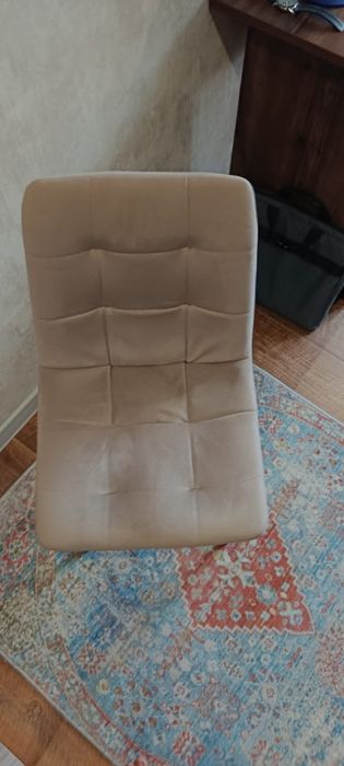 Продаю стул . Без дефектов.