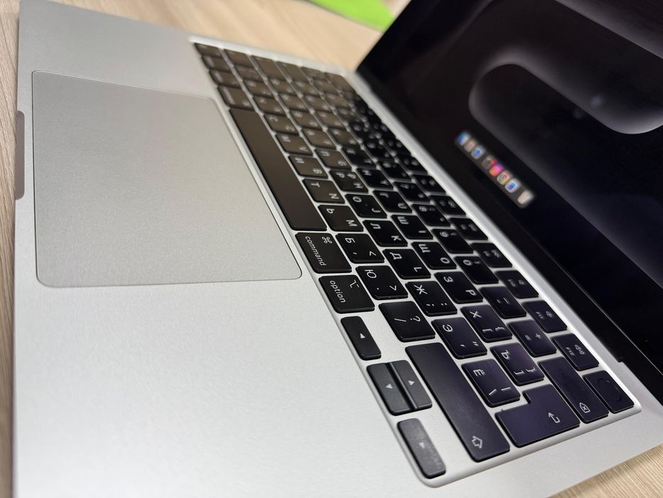 Ноутбук - Apple MacBook Air 13 (2022, M2)