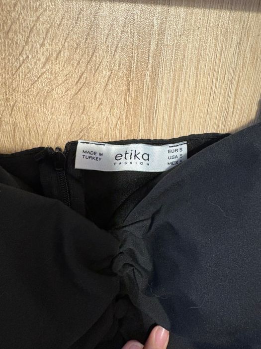 Официална черна рокля