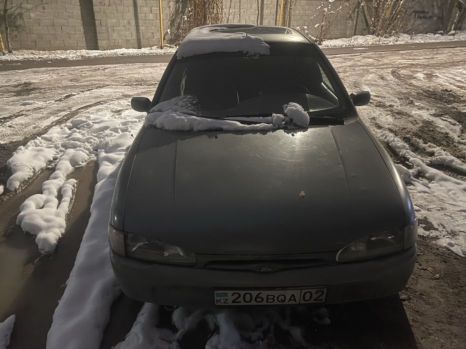 Машина на ходу  сел поехал