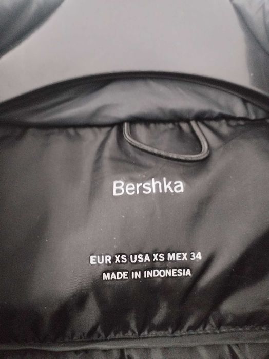 Vesta Neagra Bershka !