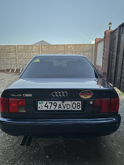 Ауди 100 С4 седан