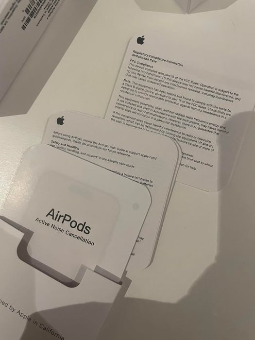 Apple AirPods 4 с Active Noise Cancellation (ANC)